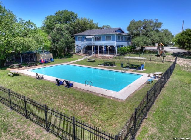 562 Cindy Dr., Canyon Lake, TX 78133