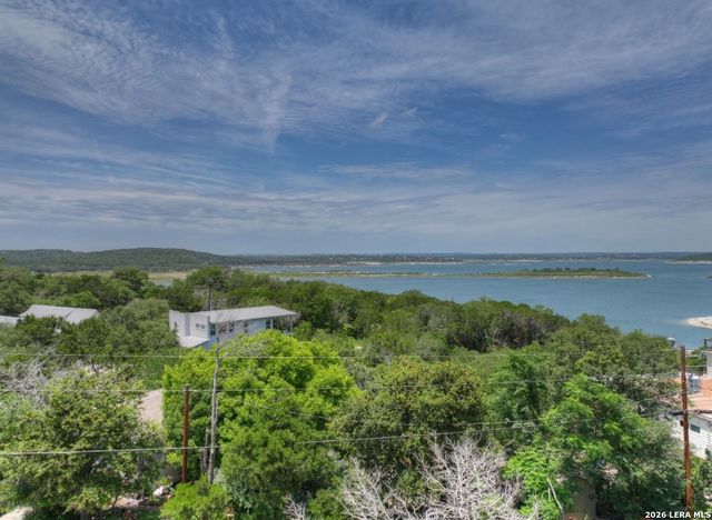 562 Cindy Dr., Canyon Lake, TX 78133