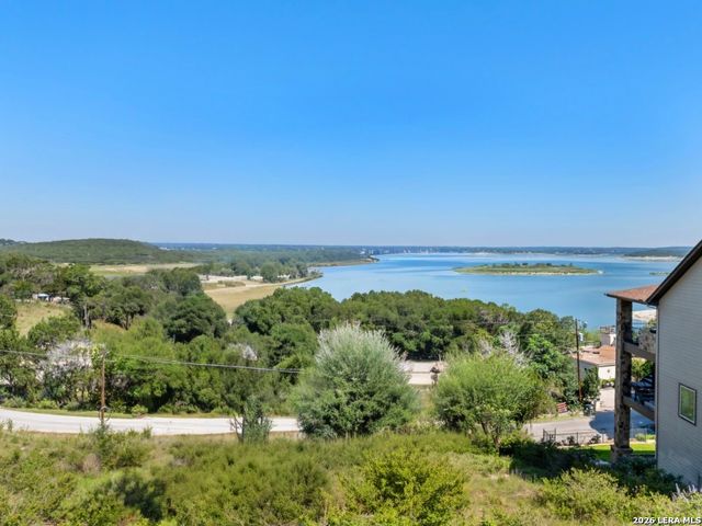 562 Cindy Dr., Canyon Lake, TX 78133