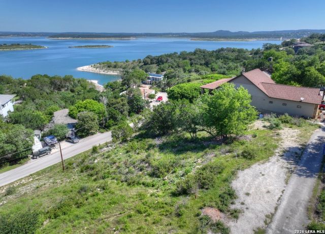 562 Cindy Dr., Canyon Lake, TX 78133