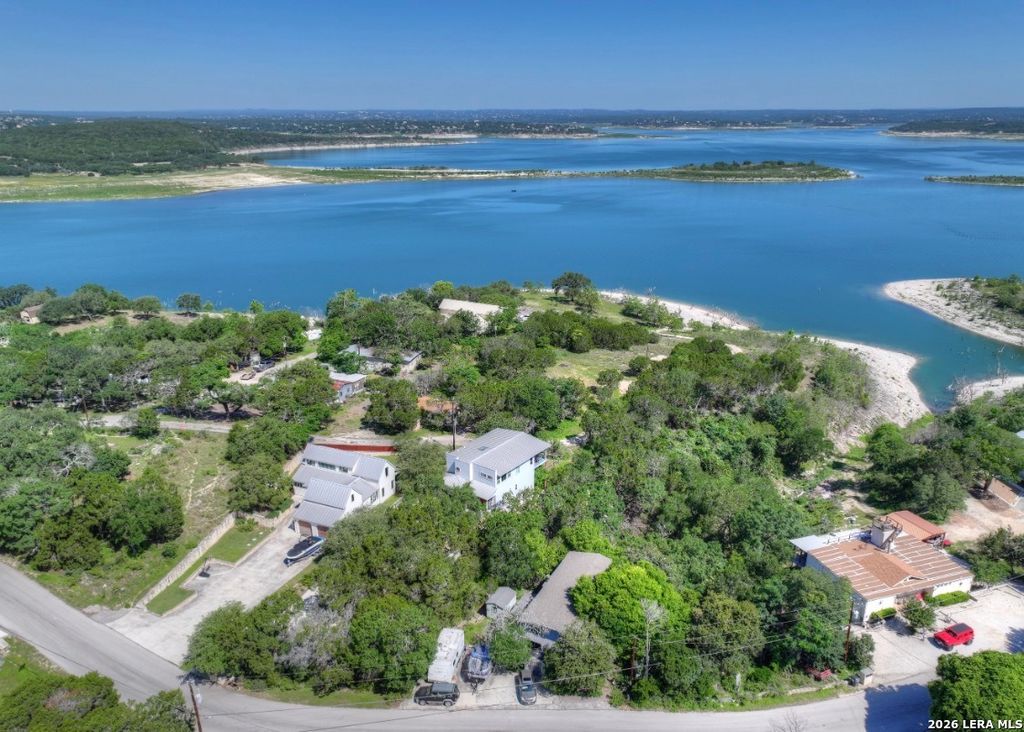 562 Cindy Dr., Canyon Lake, TX 78133