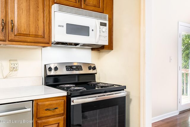 2316 Stannye Dr, Louisville, KY 40222