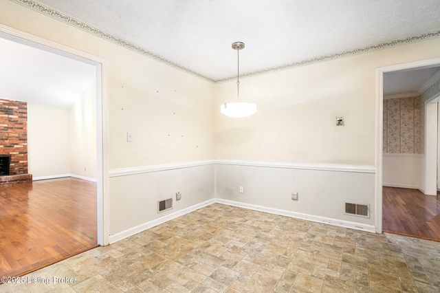 2316 Stannye Dr, Louisville, KY 40222