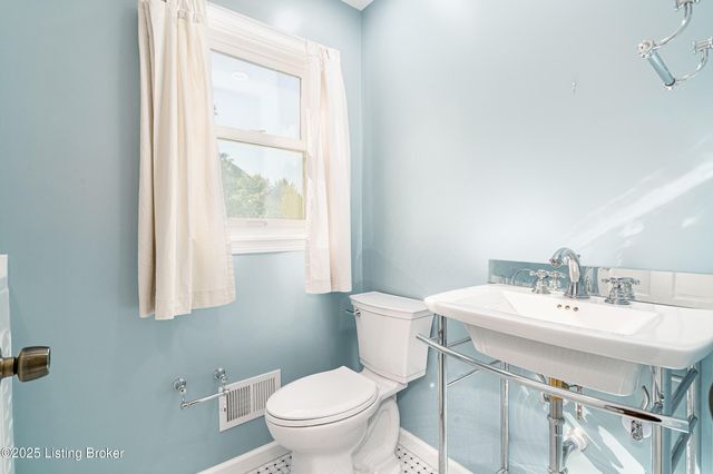 2316 Stannye Dr, Louisville, KY 40222