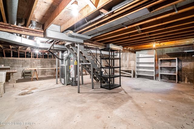 2316 Stannye Dr, Louisville, KY 40222