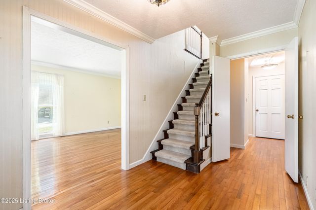 2316 Stannye Dr, Louisville, KY 40222