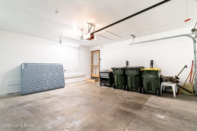 2316 Stannye Dr, Louisville, KY 40222