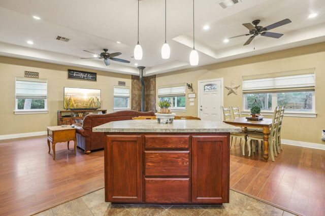 198 W Kelley RD, Bastrop, TX 78602