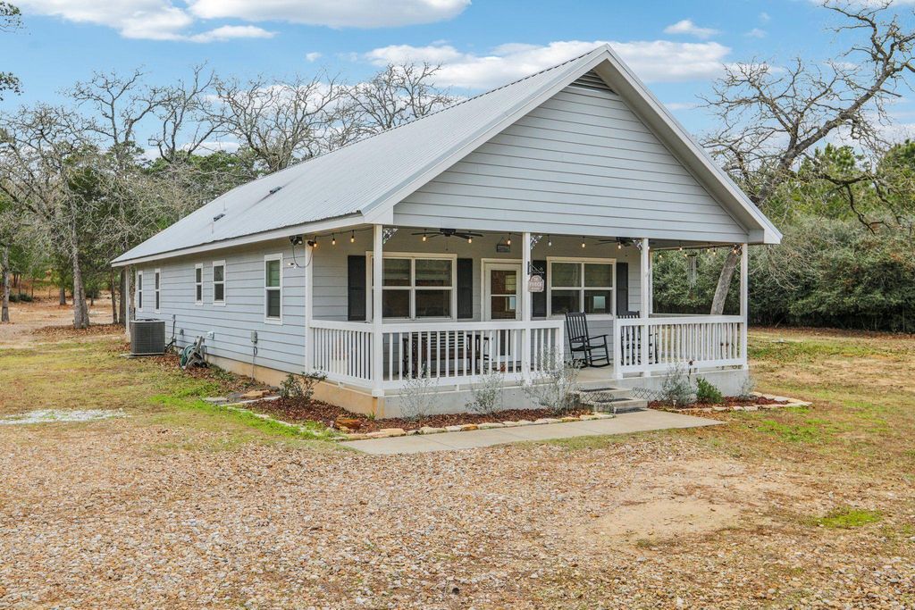 198 W Kelley RD, Bastrop, TX 78602