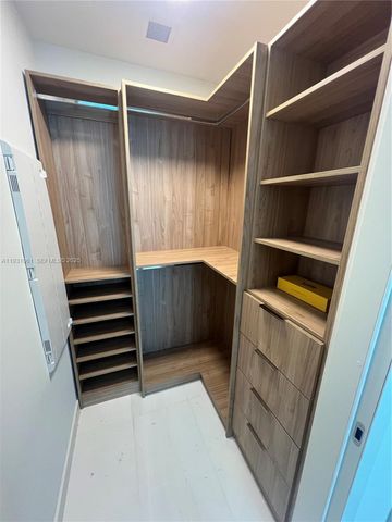 300 biscayne blvd way 806E, Miami, FL 33131