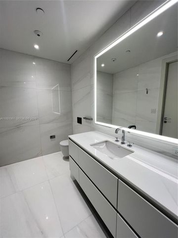 300 biscayne blvd way 806E, Miami, FL 33131