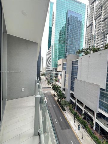 300 biscayne blvd way 806E, Miami, FL 33131