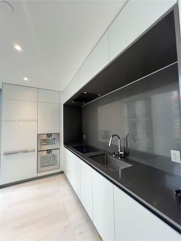 300 biscayne blvd way 806E, Miami, FL 33131