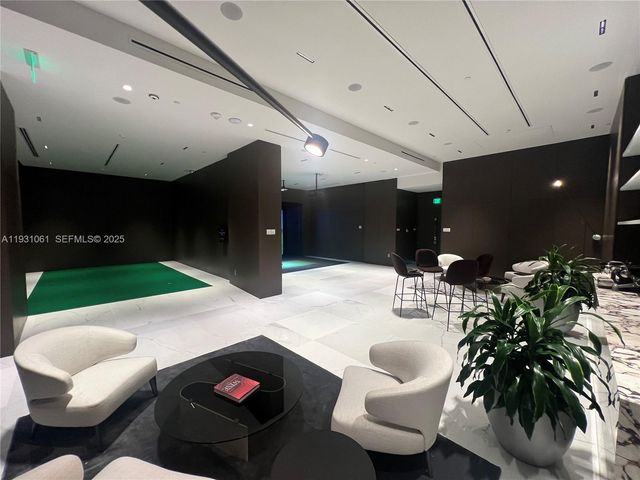 300 biscayne blvd way 806E, Miami, FL 33131