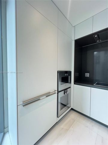 300 biscayne blvd way 806E, Miami, FL 33131