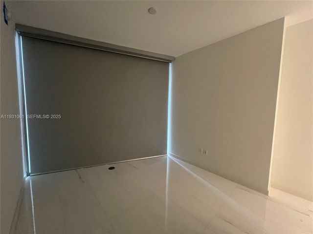 300 biscayne blvd way 806E, Miami, FL 33131