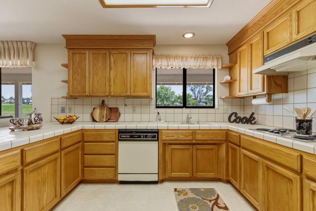 860 S Ridgemark Drive, Hollister, CA 95023