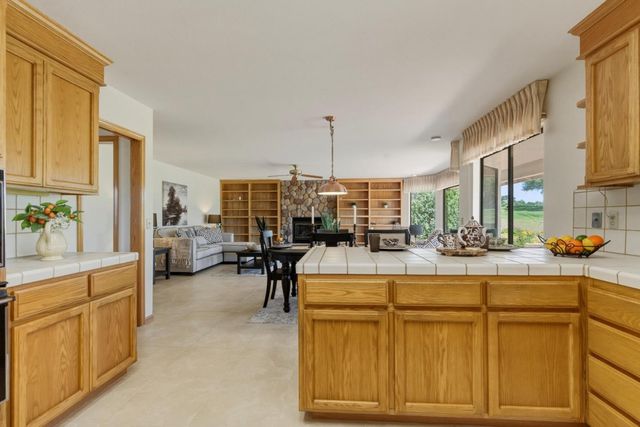 860 S Ridgemark Drive, Hollister, CA 95023