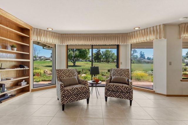 860 S Ridgemark Drive, Hollister, CA 95023