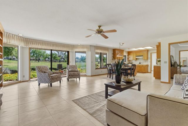 860 S Ridgemark Drive, Hollister, CA 95023