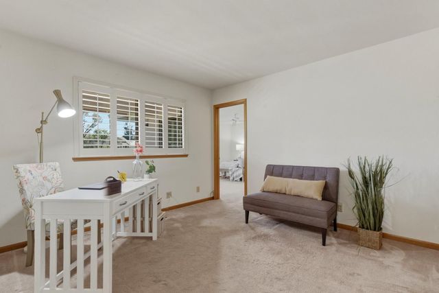 860 S Ridgemark Drive, Hollister, CA 95023