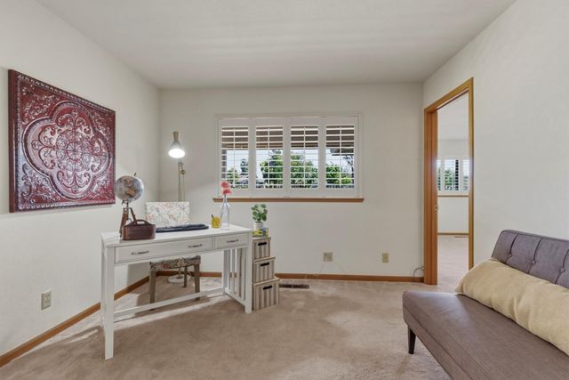 860 S Ridgemark Drive, Hollister, CA 95023