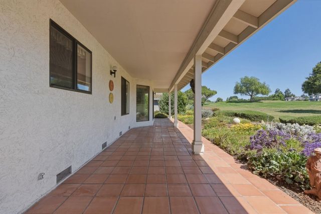 860 S Ridgemark Drive, Hollister, CA 95023