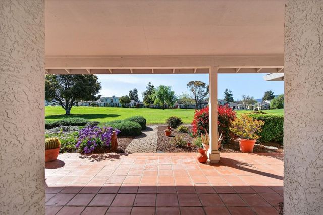 860 S Ridgemark Drive, Hollister, CA 95023