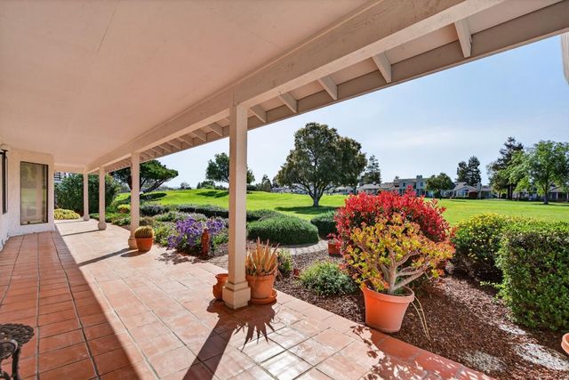 860 S Ridgemark Drive, Hollister, CA 95023