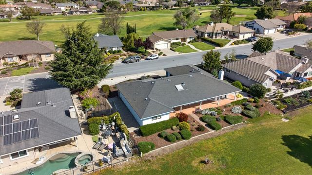 860 S Ridgemark Drive, Hollister, CA 95023