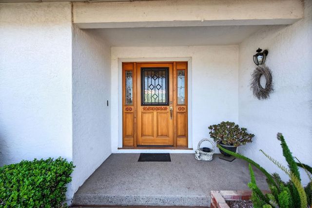 860 S Ridgemark Drive, Hollister, CA 95023