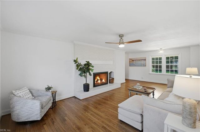 960 Lindsley DR, Virginia Beach, VA 23454