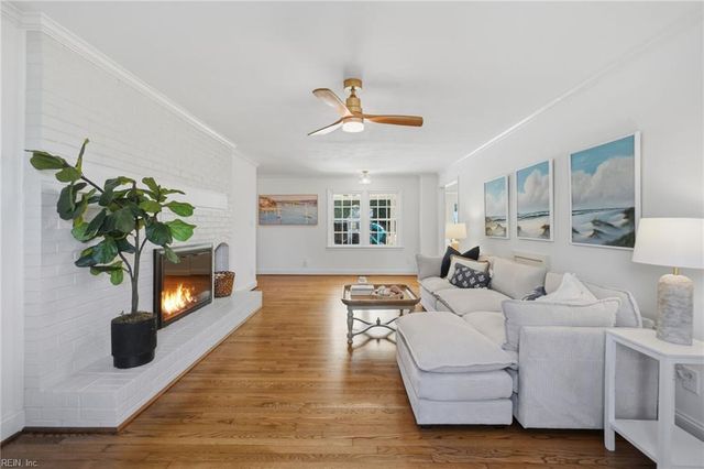 960 Lindsley DR, Virginia Beach, VA 23454