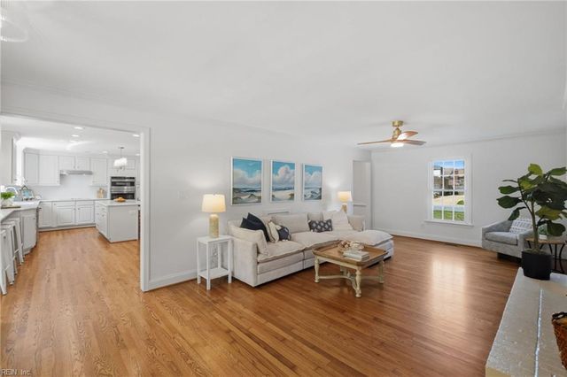 960 Lindsley DR, Virginia Beach, VA 23454
