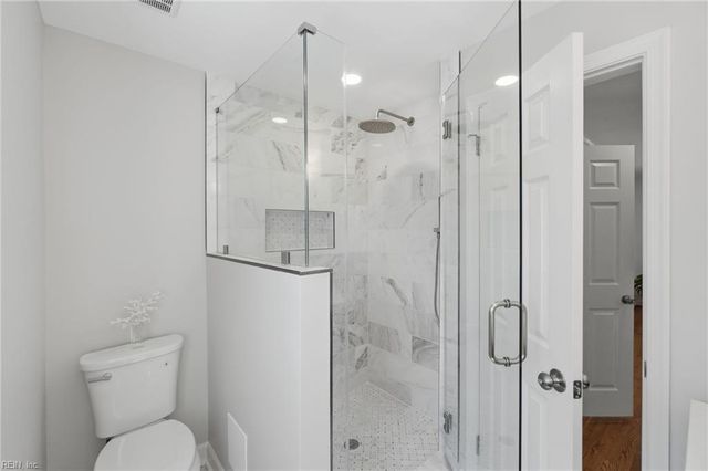 960 Lindsley DR, Virginia Beach, VA 23454