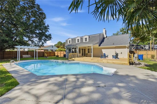 960 Lindsley DR, Virginia Beach, VA 23454