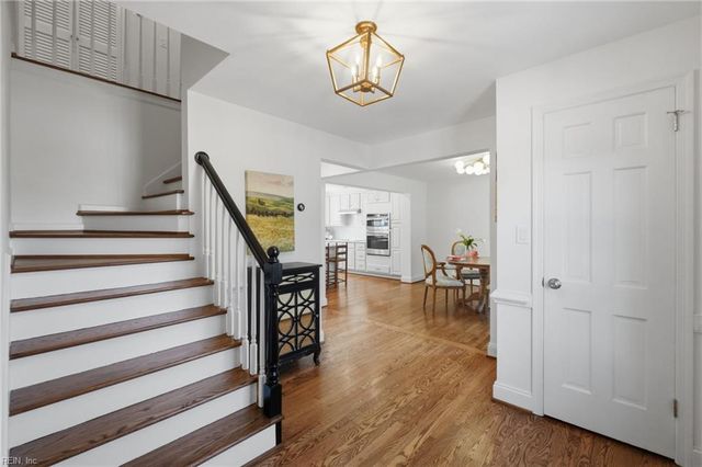 960 Lindsley DR, Virginia Beach, VA 23454