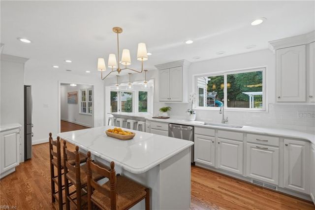 960 Lindsley DR, Virginia Beach, VA 23454
