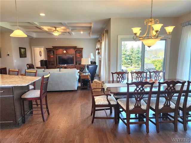 10 Autumn Lane, Orchard Park, NY 14127