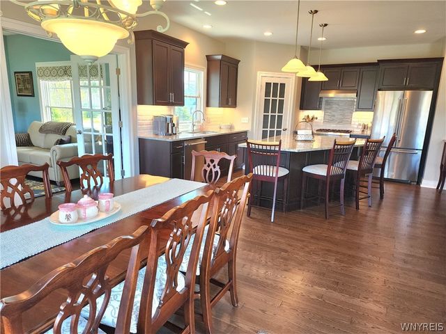 10 Autumn Lane, Orchard Park, NY 14127