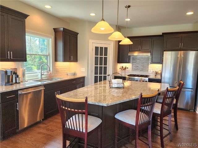 10 Autumn Lane, Orchard Park, NY 14127