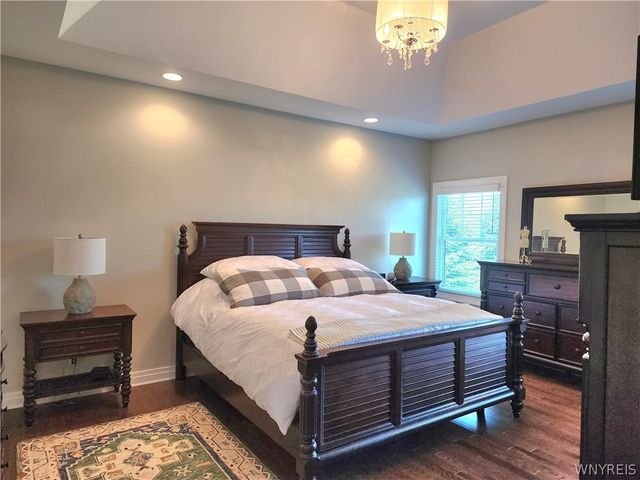 10 Autumn Lane, Orchard Park, NY 14127