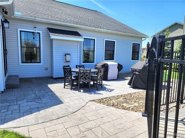 10 Autumn Lane, Orchard Park, NY 14127
