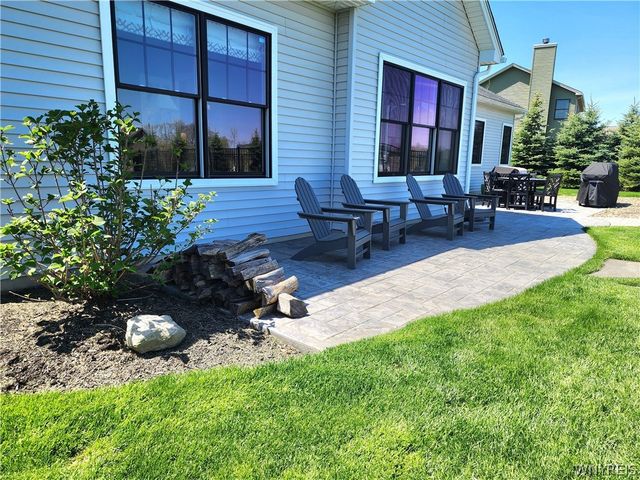 10 Autumn Lane, Orchard Park, NY 14127