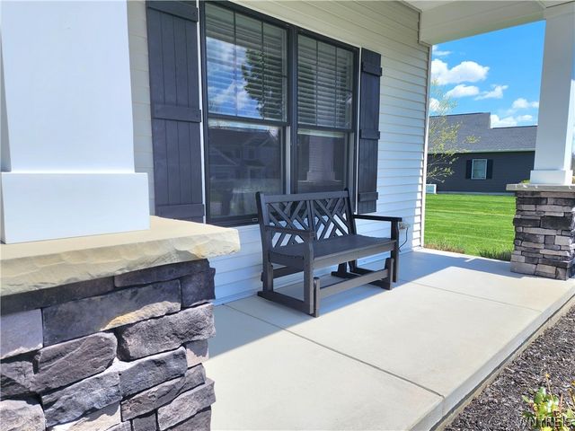10 Autumn Lane, Orchard Park, NY 14127