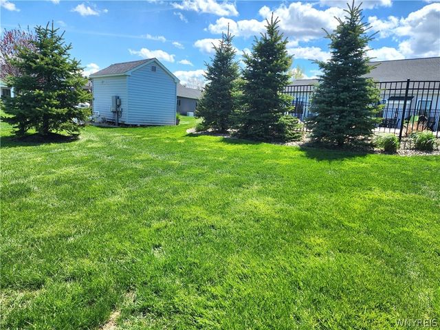 10 Autumn Lane, Orchard Park, NY 14127
