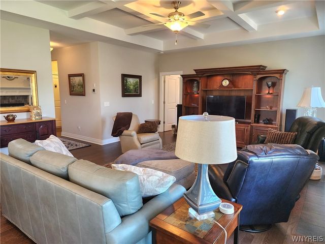 10 Autumn Lane, Orchard Park, NY 14127