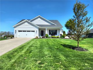 10 Autumn Lane, Orchard Park, NY 14127
