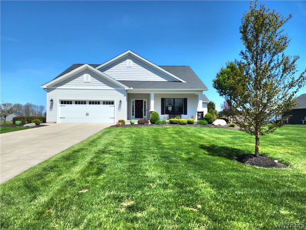 10 Autumn Lane, Orchard Park, NY 14127