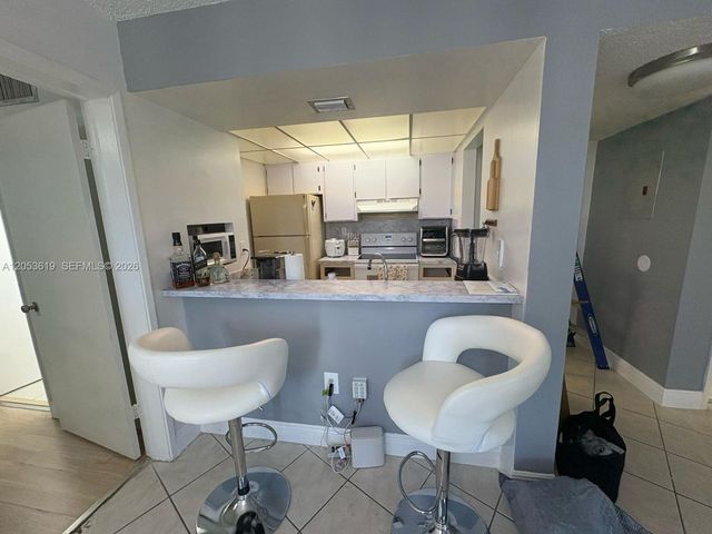 7035 NW 186th Street D302, Hialeah, FL 33015